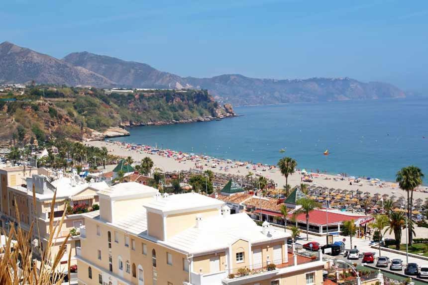 Bonito Piso A 300M De La Playa Nerja Apartment Exterior foto