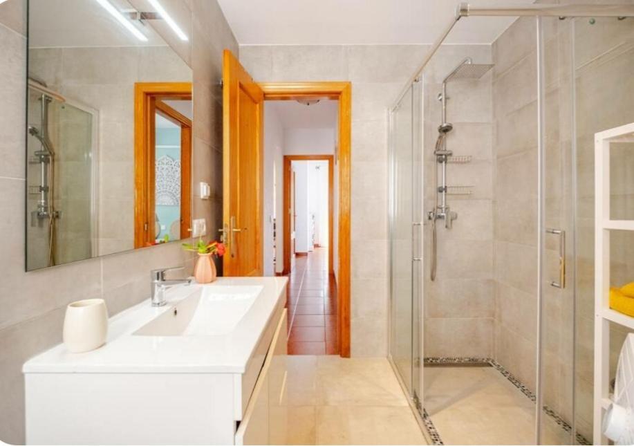 Bonito Piso A 300M De La Playa Nerja Apartment Exterior foto