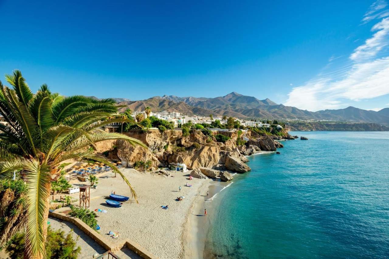 Bonito Piso A 300M De La Playa Nerja Apartment Exterior foto